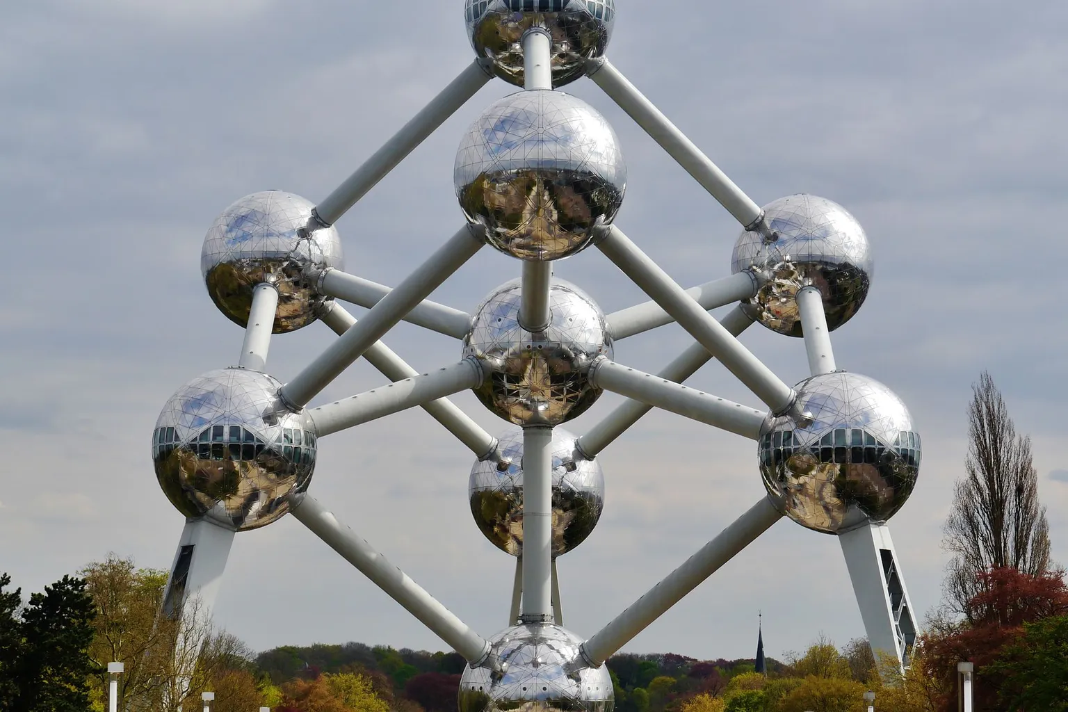 Atomium-Tickets: Online-Kauf vs. Kasse im Zeit-Vergleich
