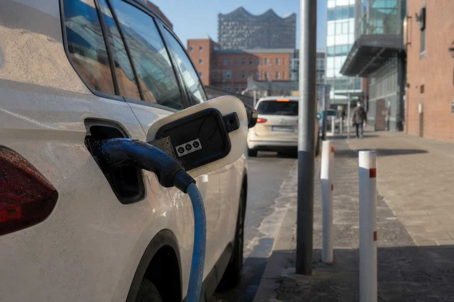 E-Taxi-Ladesäulen in Hamburg: Tauglich für den Schichtdienst?