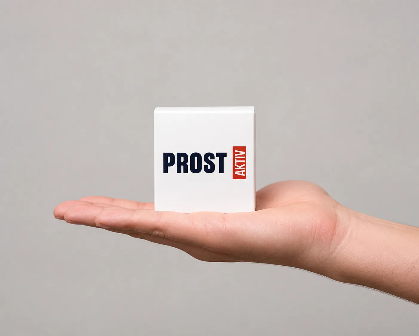 ProstaAktiv — Verpackung in der Hand
