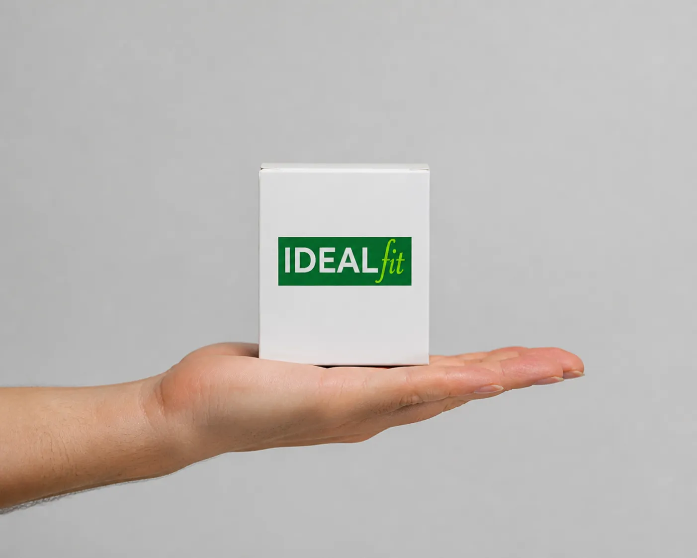 IdealFit Low — Verpackung in der Hand