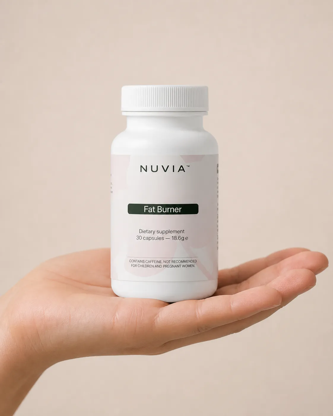 NUVIA — Verpackung in der Hand