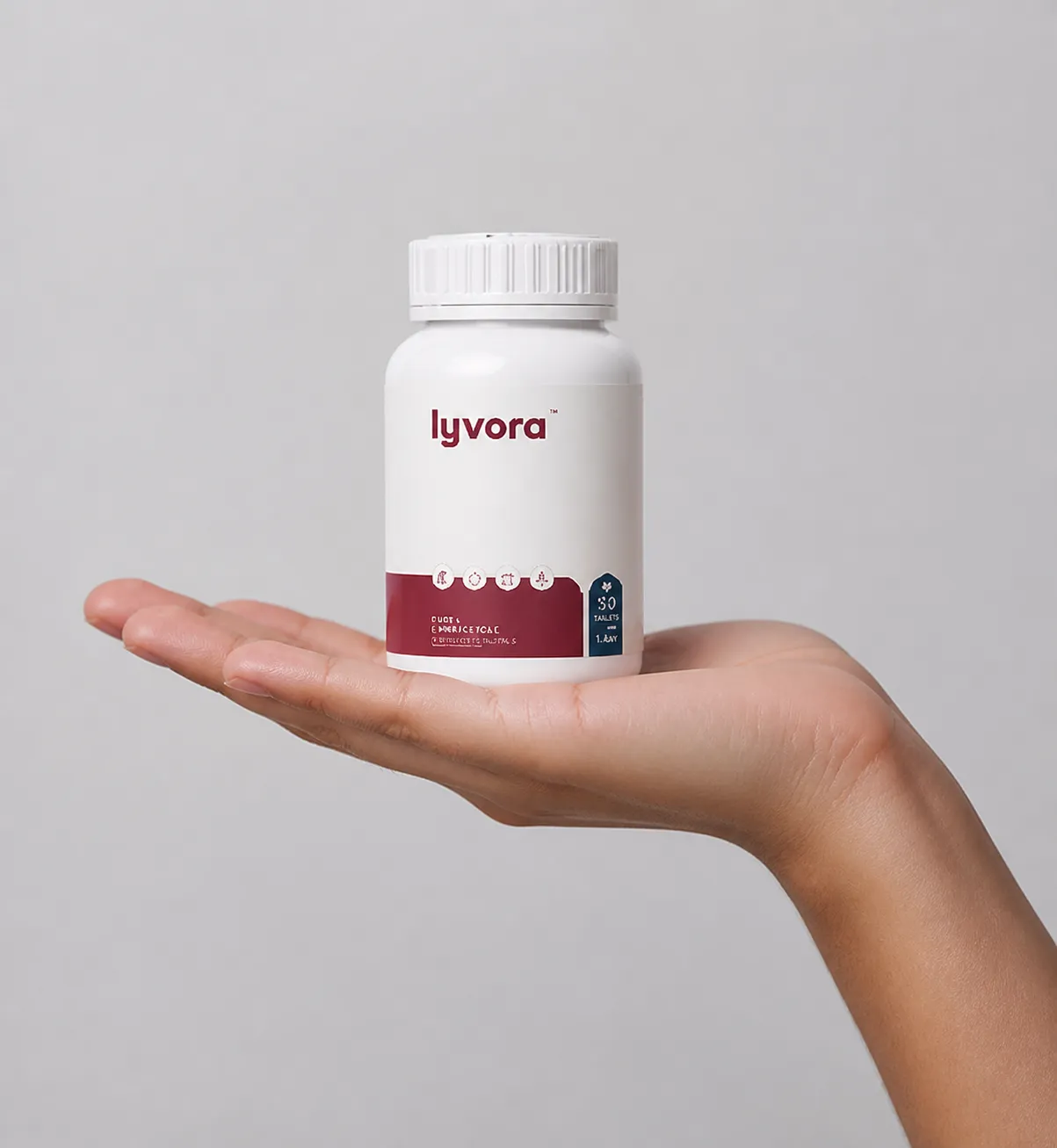 Lyvora — Verpackung in der Hand