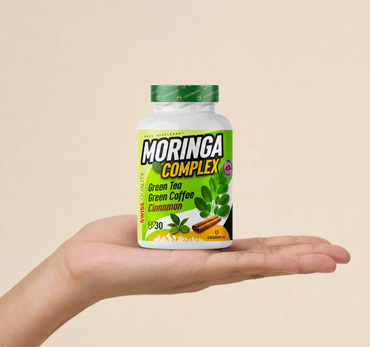 Moringa Complex — Verpackung in der Hand