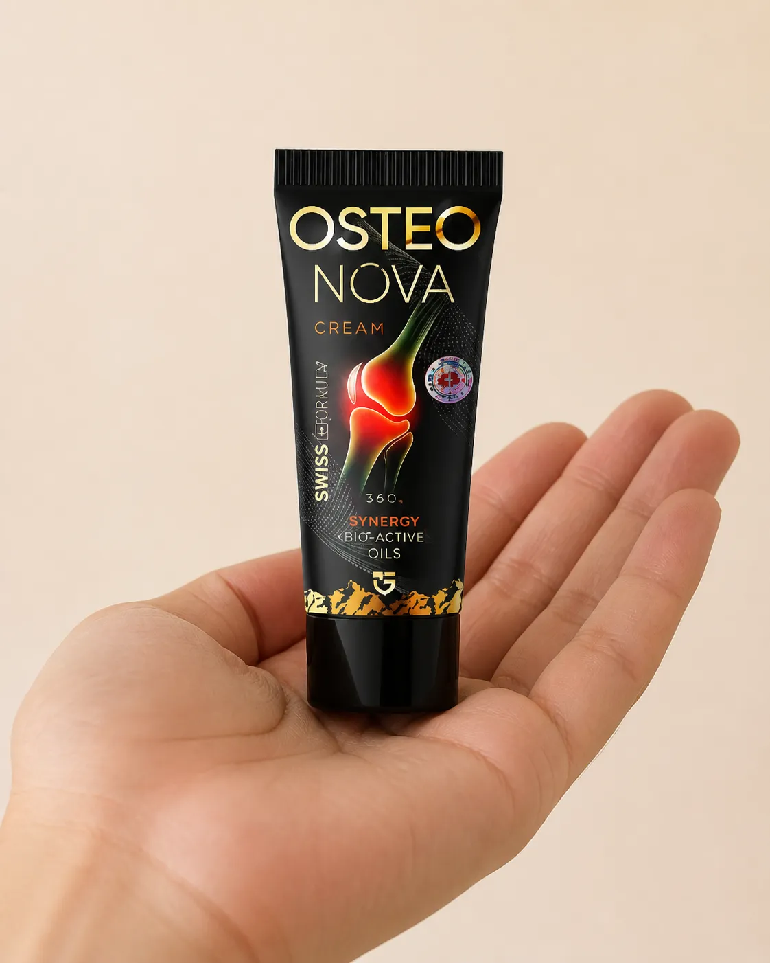 OsteoNova cream — Verpackung in der Hand