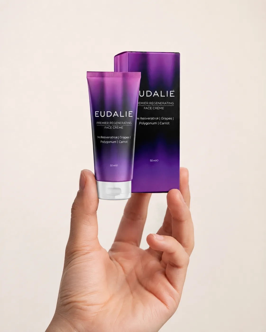 Eudalie — Verpackung in der Hand