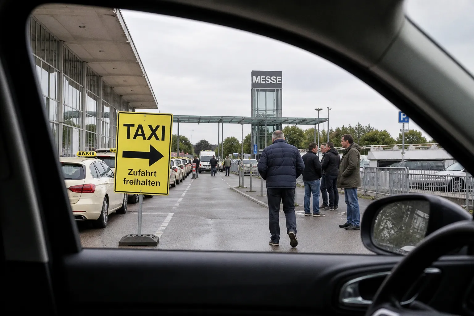 Streit um Zufahrtsrechte: Taxiverband fordert faire Regeln auf dem Messegelände