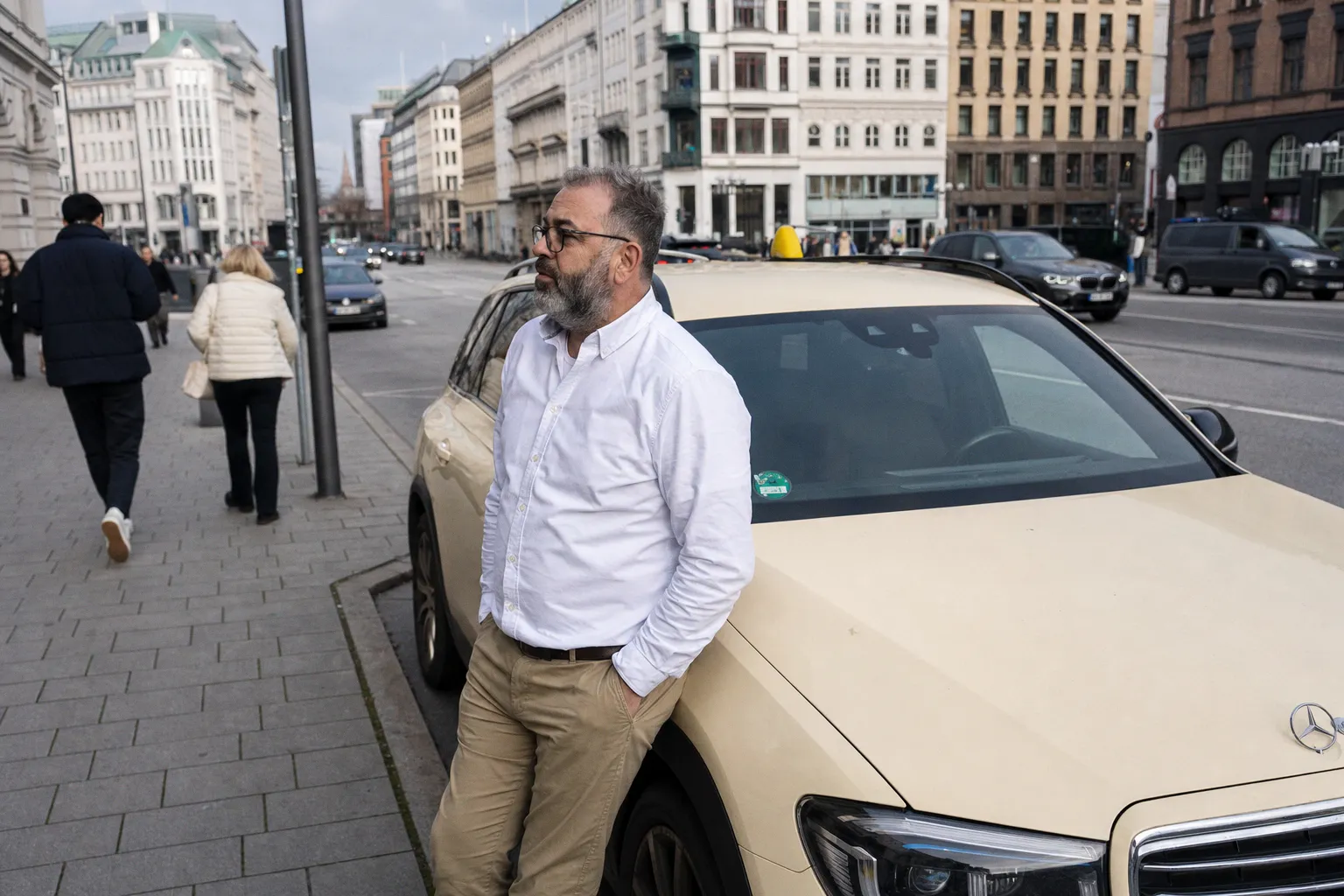 Taxigewerbe in der Krise: Wenn die Lizenz zur Schuldenfalle wird