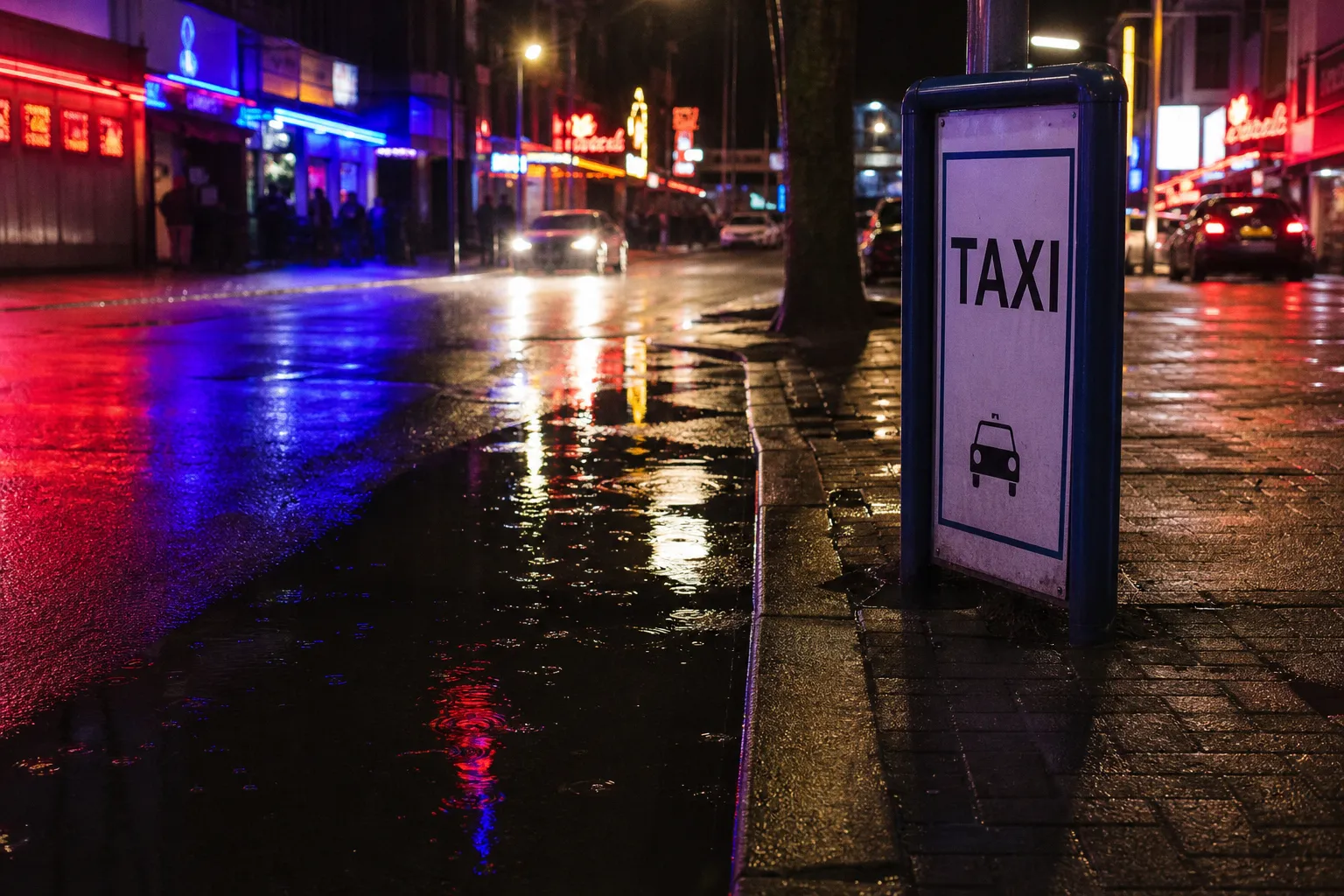Wartezeiten auf dem Kiez: Warum nachts kein Taxi kommt