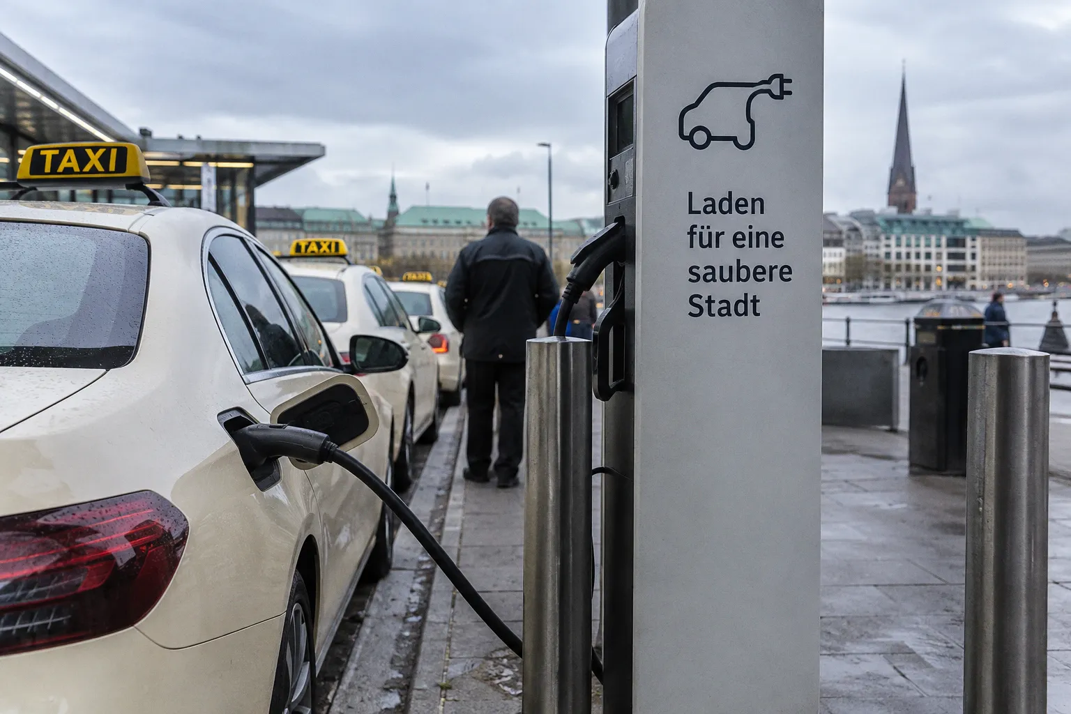 Warum die Politik beim Ausbau der Ladeinfrastruktur endlich auf Fahrer hören muss