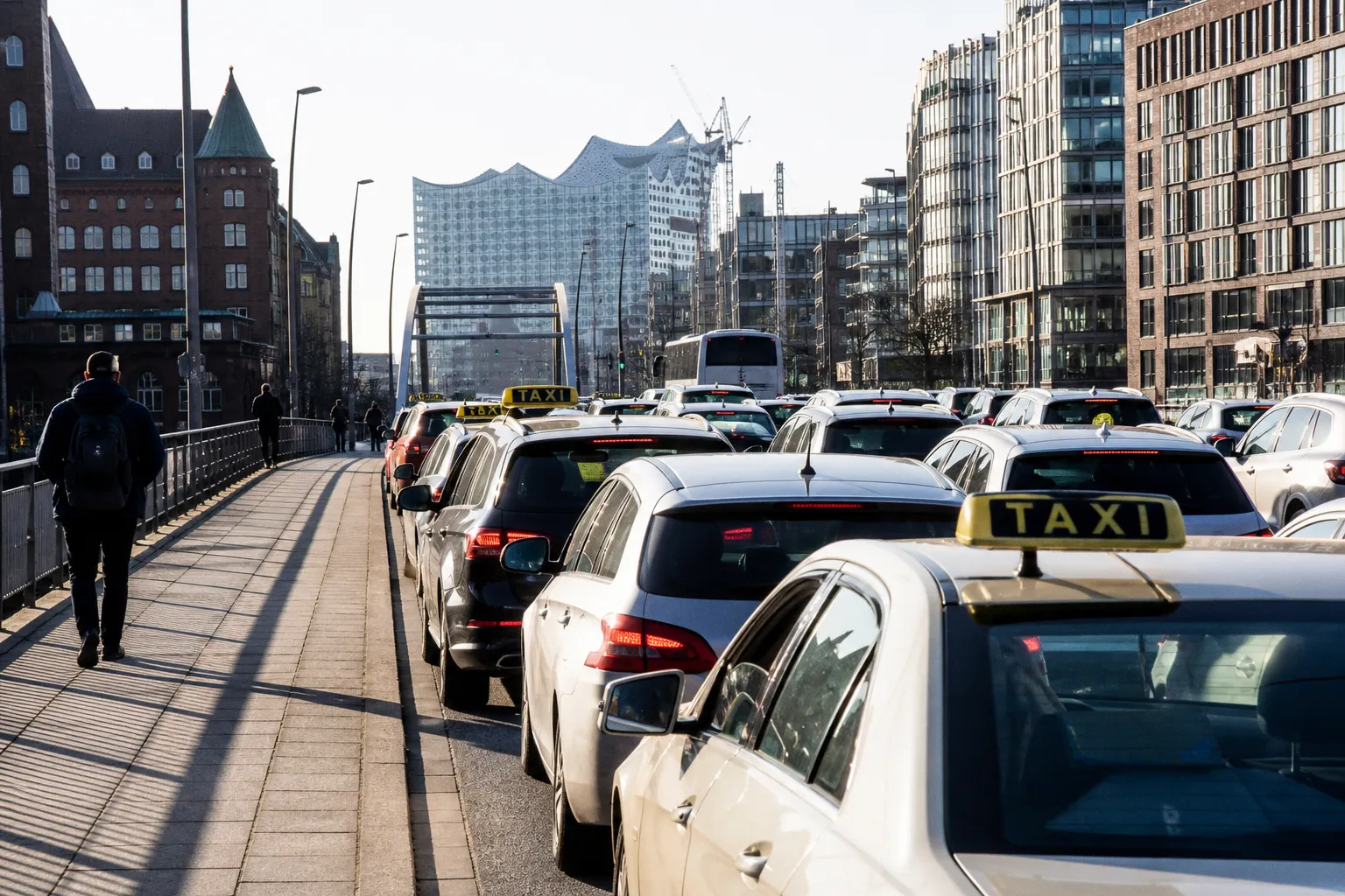 Wenn der Hamburger Stadtverkehr zum Stillstand kommt: Ein Blick hinter das Lenkrad